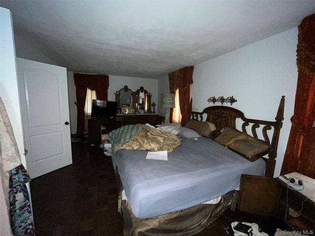 15 Wildwood Drive, Dix Hills, NY 11746