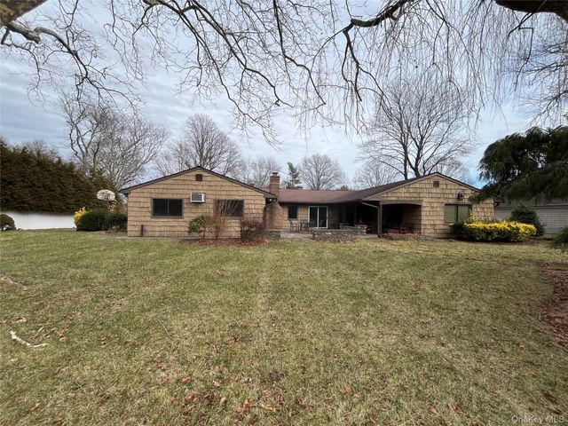 15 Wildwood Drive, Dix Hills, NY 11746