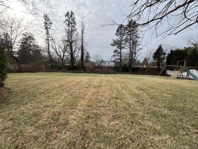 15 Wildwood Drive, Dix Hills, NY 11746