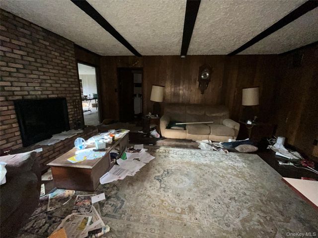 15 Wildwood Drive, Dix Hills, NY 11746