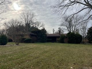 15 Wildwood Drive, Dix Hills, NY 11746