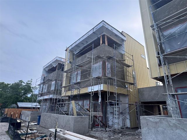 7414 W Guadalupe Street 2, Austin, TX 78752