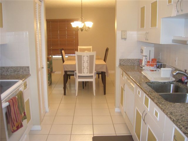 720 Lake Orchid Circle 208, Vero Beach, FL 32962