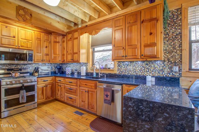 665 Laurels Road, Johnson City, TN 37601