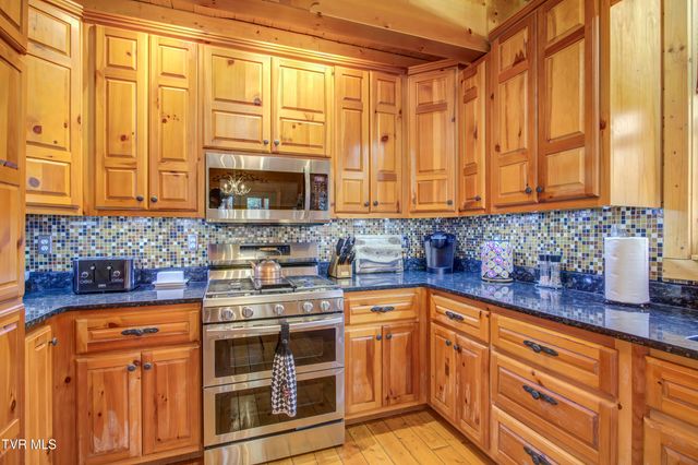 665 Laurels Road, Johnson City, TN 37601