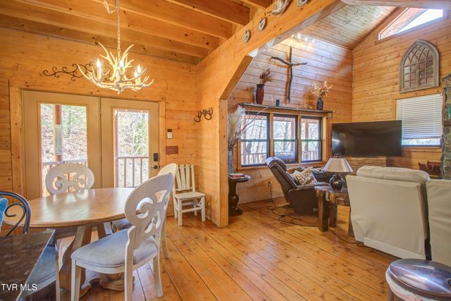 665 Laurels Road, Johnson City, TN 37601