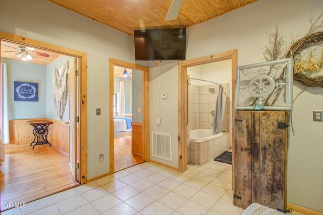 665 Laurels Road, Johnson City, TN 37601