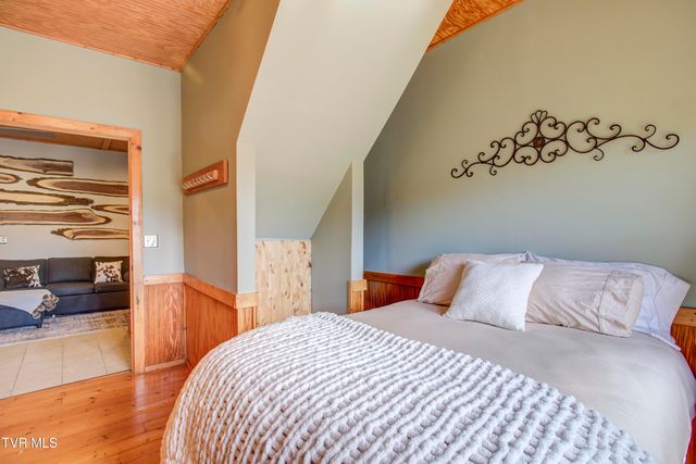 665 Laurels Road, Johnson City, TN 37601