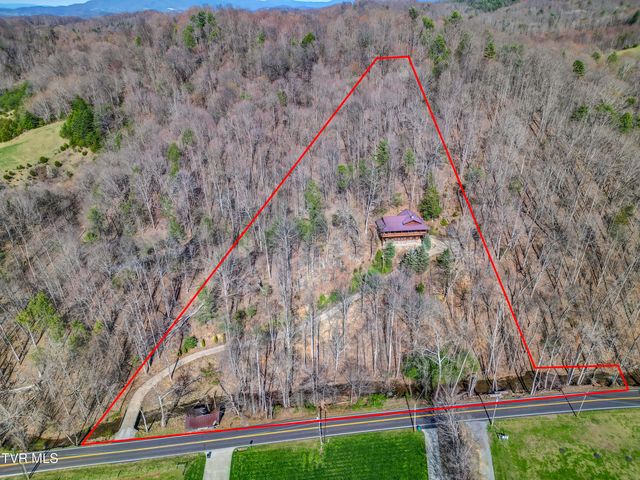 665 Laurels Road, Johnson City, TN 37601
