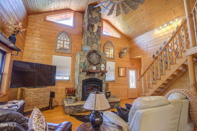 665 Laurels Road, Johnson City, TN 37601