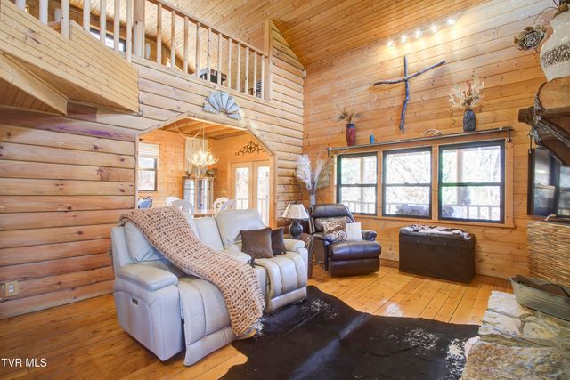 665 Laurels Road, Johnson City, TN 37601