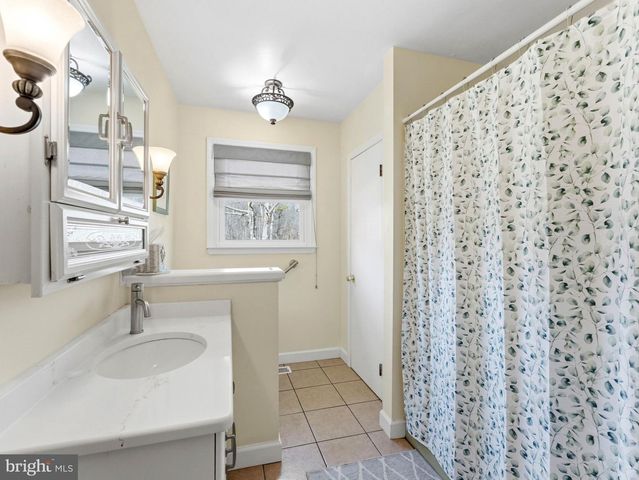 6311 PINE ST, Mays Landing, NJ 08330