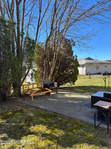 23 Wall Cress Court, Toms River, NJ 08755