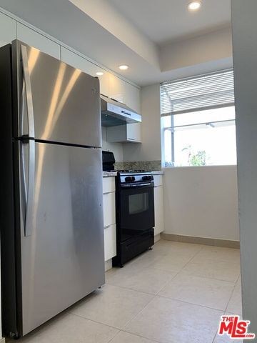 1943 Selby Avenue 101, Los Angeles, CA 90025