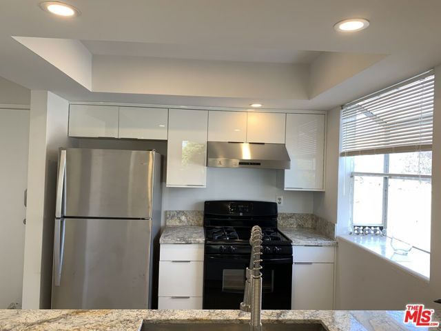 1943 Selby Avenue 101, Los Angeles, CA 90025