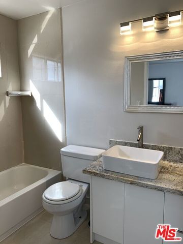1943 Selby Avenue 101, Los Angeles, CA 90025