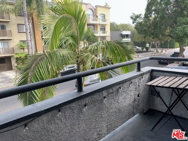 1943 Selby Avenue 101, Los Angeles, CA 90025