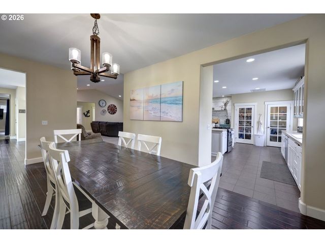 90022 OCEAN Dr, Warrenton, OR 97146