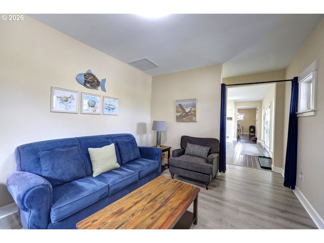 90022 OCEAN Dr, Warrenton, OR 97146