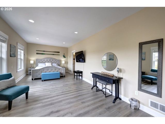 90022 OCEAN Dr, Warrenton, OR 97146