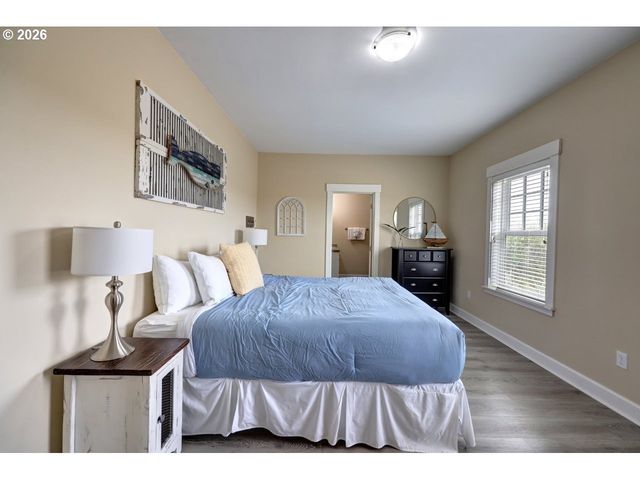 90022 OCEAN Dr, Warrenton, OR 97146