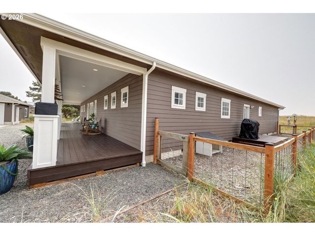 90022 OCEAN Dr, Warrenton, OR 97146