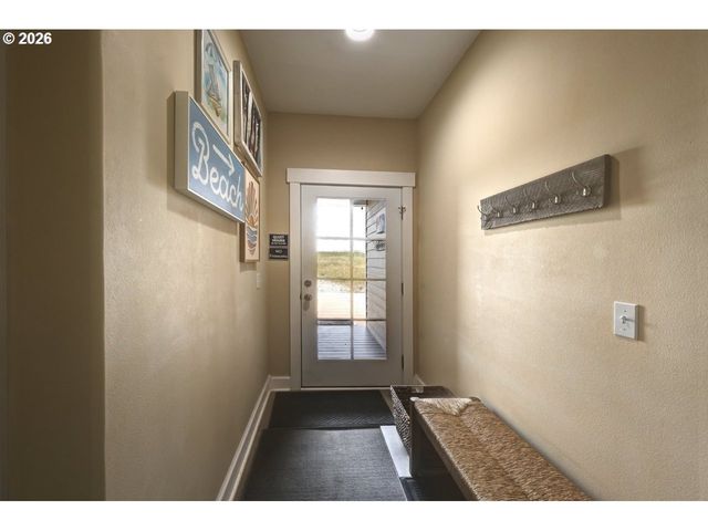 90022 OCEAN Dr, Warrenton, OR 97146