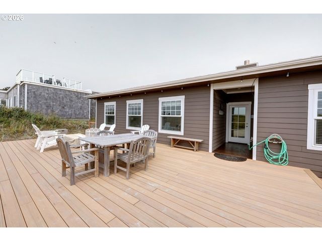 90022 OCEAN Dr, Warrenton, OR 97146