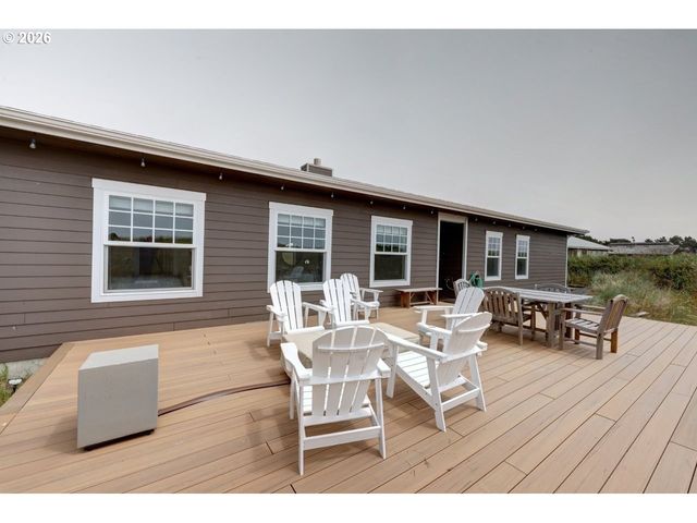 90022 OCEAN Dr, Warrenton, OR 97146