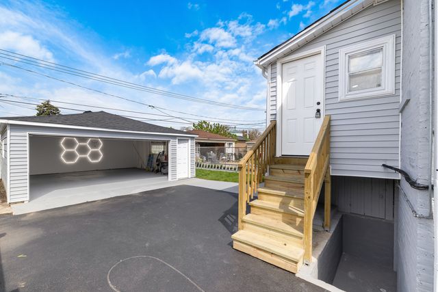 608 S 21st Avenue, Maywood, IL 60153
