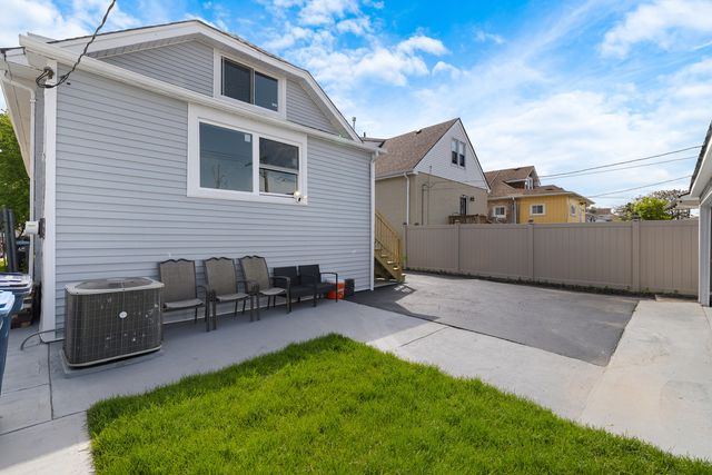 608 S 21st Avenue, Maywood, IL 60153