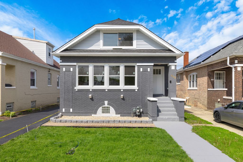 608 S 21st Avenue, Maywood, IL 60153