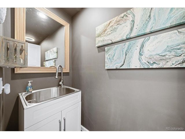 10659 Upper Highland Dr, Longmont, CO 80504