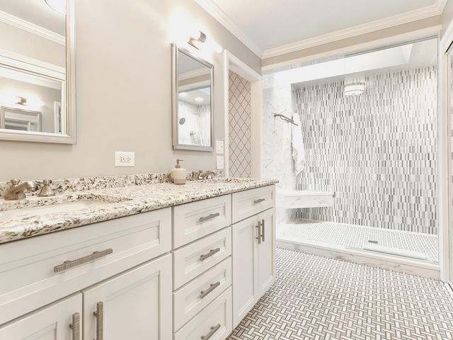 4704 Daniel Drive, Crystal Lake, IL 60014