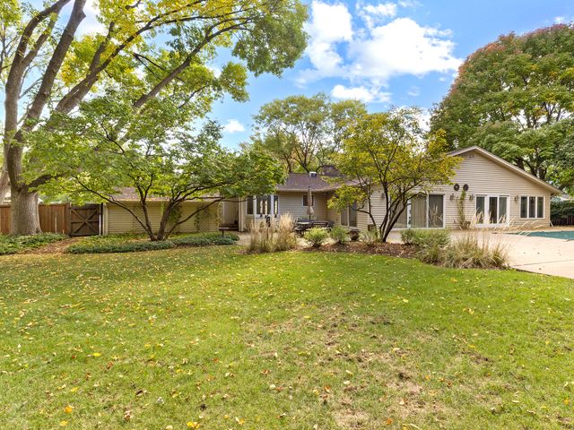 4704 Daniel Drive, Crystal Lake, IL 60014