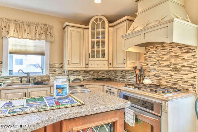 106 Elizabeth Avenue, Lavallette, NJ 08735