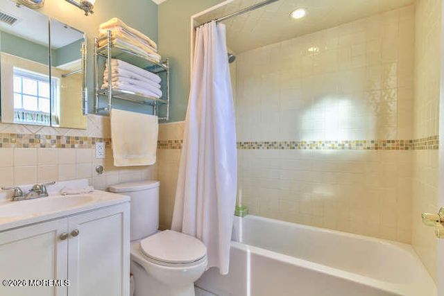 106 Elizabeth Avenue, Lavallette, NJ 08735