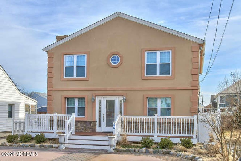 106 Elizabeth Avenue, Lavallette, NJ 08735