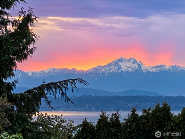 11202 Marine View Drive SW, Seattle, WA 98146