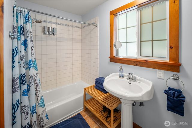 11202 Marine View Drive SW, Seattle, WA 98146