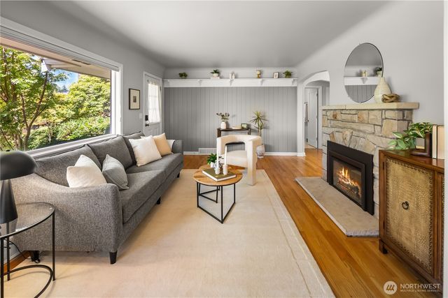 11202 Marine View Drive SW, Seattle, WA 98146