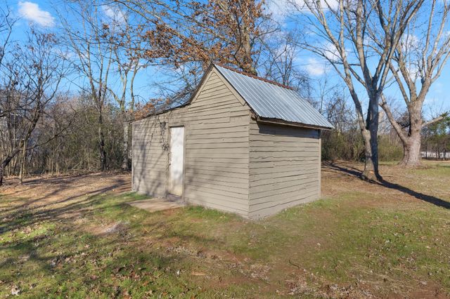 810 Frank Martin Rd, Shelbyville, TN 37160