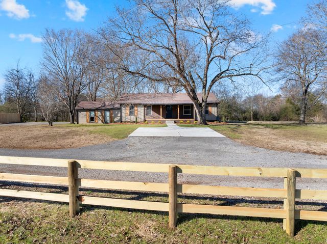 810 Frank Martin Rd, Shelbyville, TN 37160