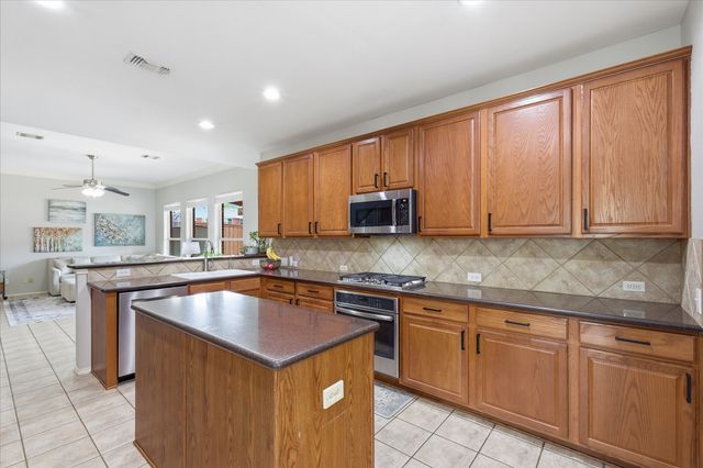 1121 London Drive, Frisco, TX 75036