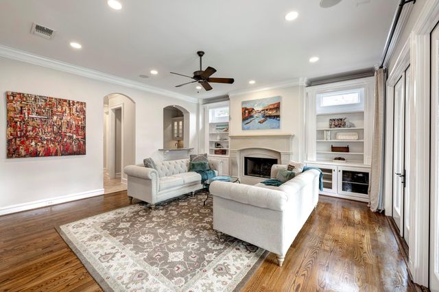 4315 Ione Street, Bellaire, TX 77401