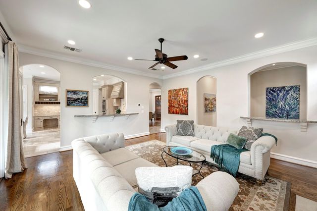 4315 Ione Street, Bellaire, TX 77401