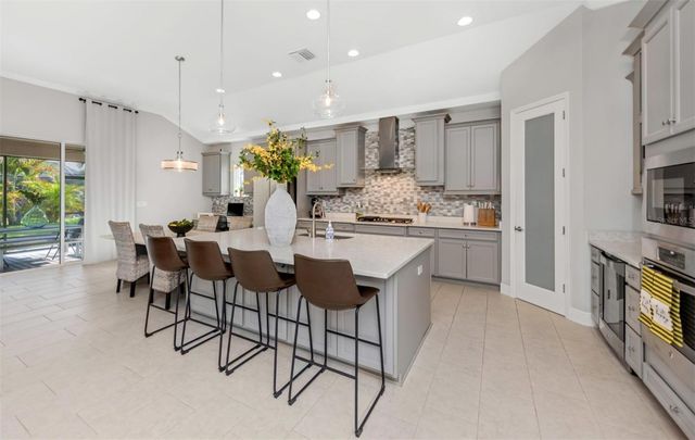 6916 NEOPOLITAN COURT, Apollo Beach, FL 33572