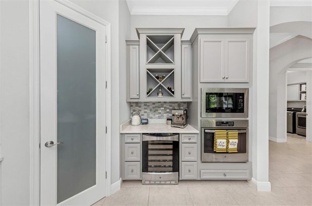 6916 NEOPOLITAN COURT, Apollo Beach, FL 33572