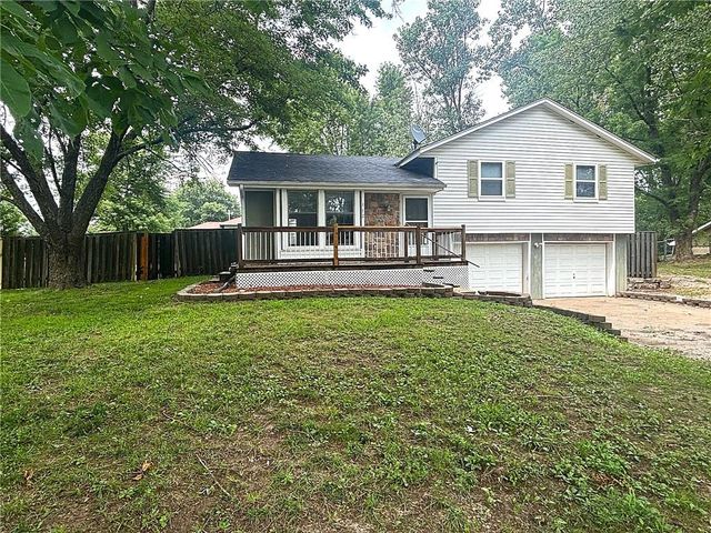112 Sharon Lane, Garden City, MO 64747