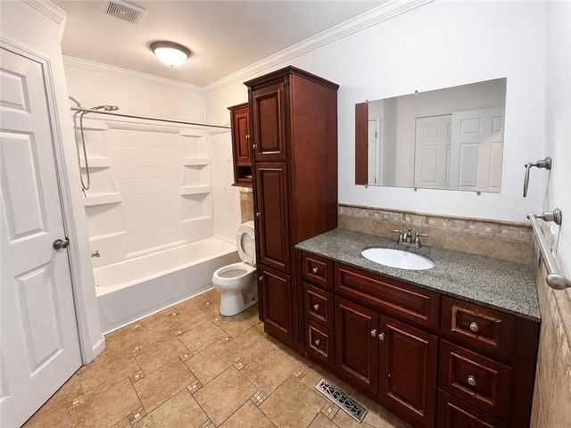 112 Sharon Lane, Garden City, MO 64747